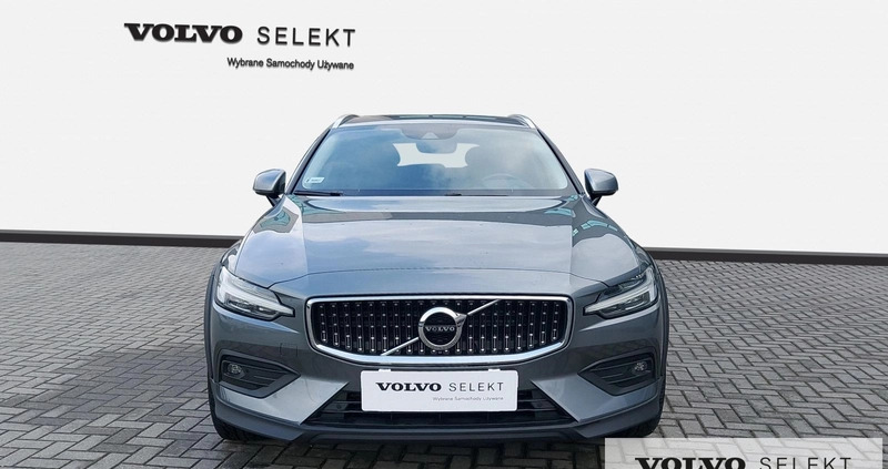 Volvo V60 Cross Country cena 178000 przebieg: 63043, rok produkcji 2021 z Legionowo małe 379